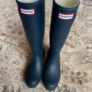 Navy Matte Hunter Boots - Size 6 US/ 37 EU